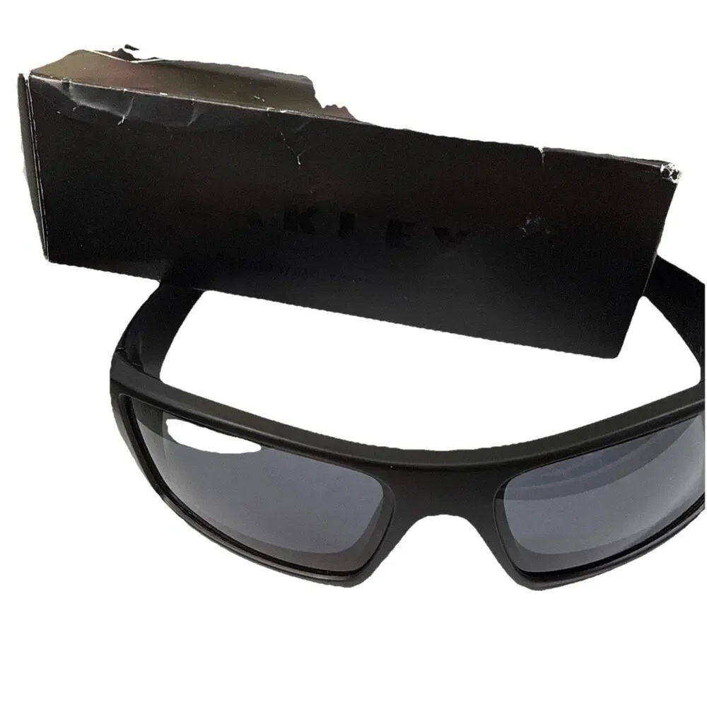 Oakley Men's Gascan Rectangular Sunglasses - Matte Black/ Grey + Eyewear Leash